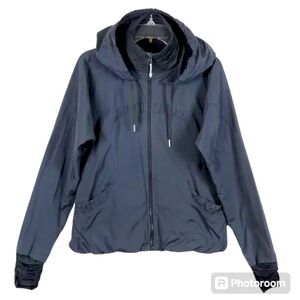 Lululemon Gray Thumholes Rouch Pockets Stretch Running Jacket Size 8